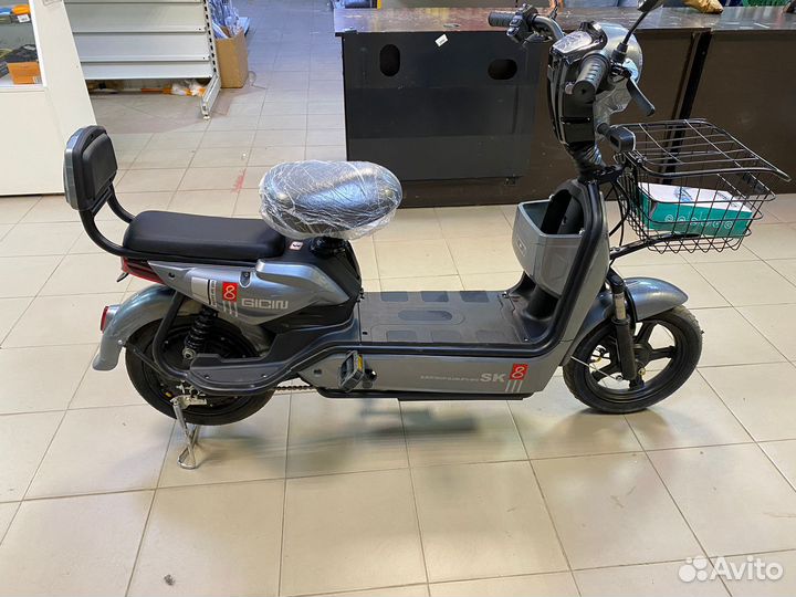 Электроскутер 700W Новый