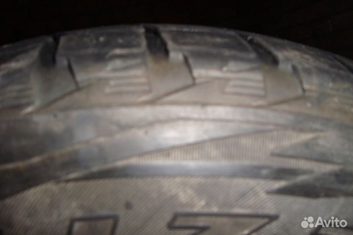 Bridgestone Blizzak Ice 285/60 R18