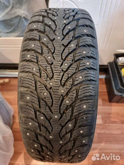 Nokian Tyres Hakkapeliitta 9 SUV 235/55 R18 104T
