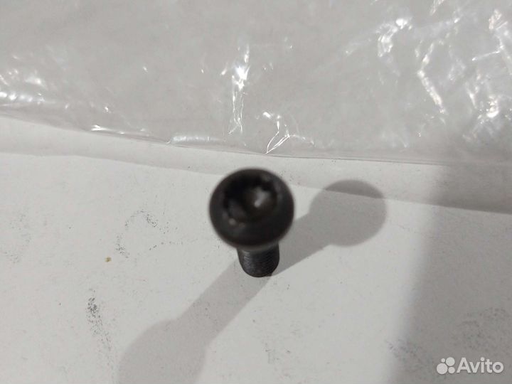 Болт VAG корзины сцепления N90725501 M6x16