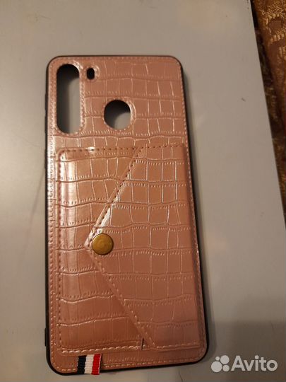 Чехлы на телефон