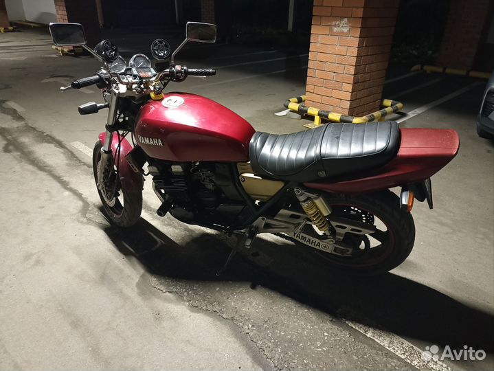 Yamaha XJR400