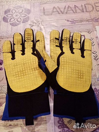 Перчатки для мотоцикла (мотоперчатки)