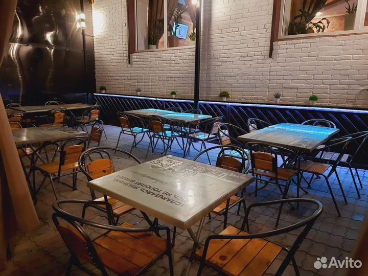 Столы и стулья