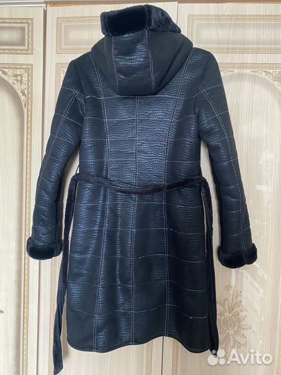 Дубленка из овчины натуральная с капюшоном