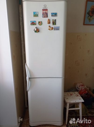 Холодильник 2х камерный