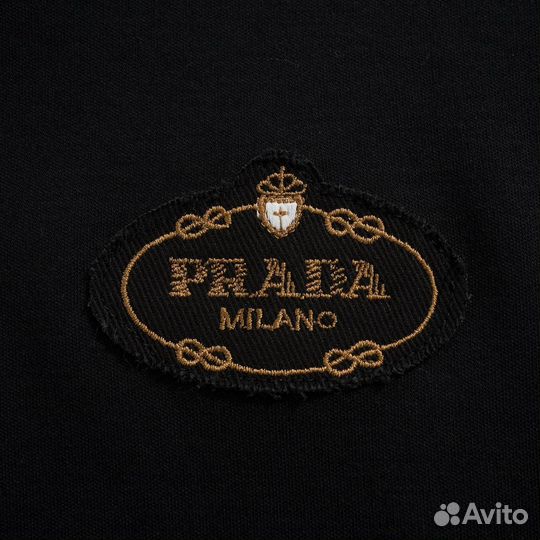 Футболка prada