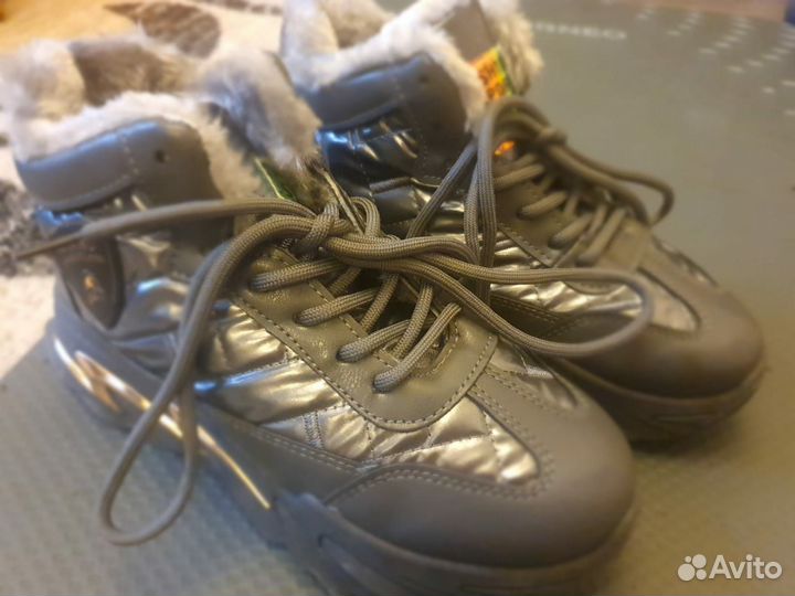 Ботинки/кроссовки новые на девочку/девушку