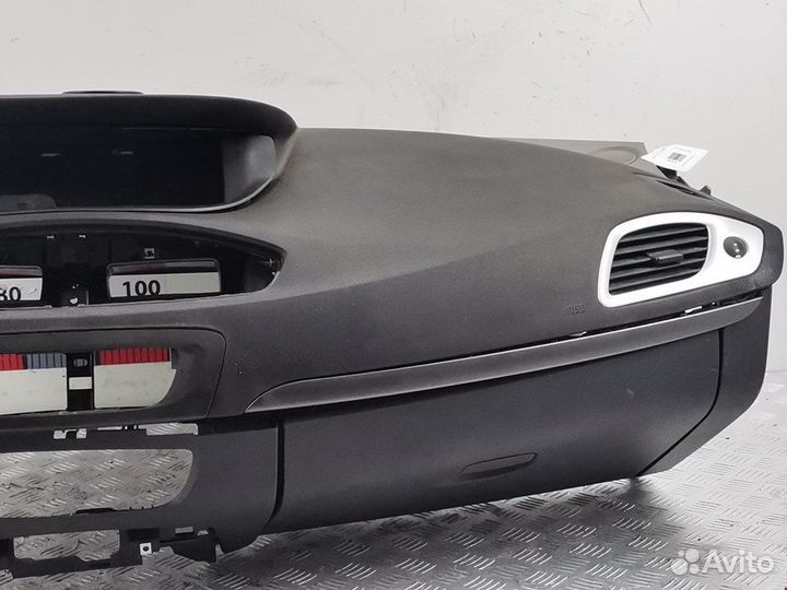 Торпедо для Renault Scenic 3