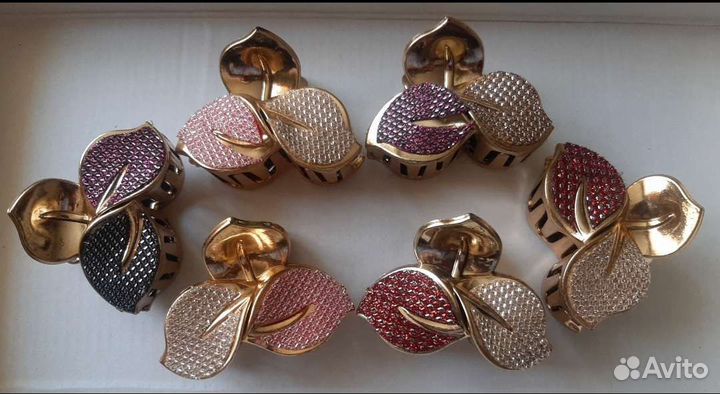 Продам заколки, крабы, бананы