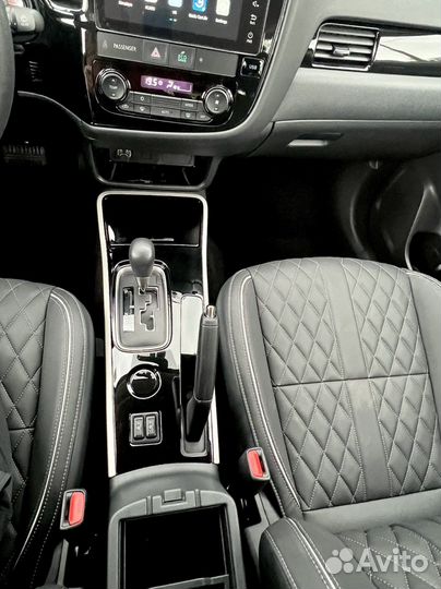 Mitsubishi Outlander 2.0 CVT, 2023, 1 600 км