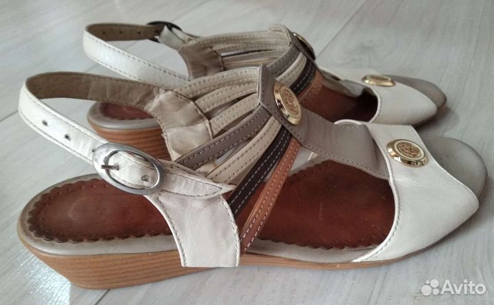 Босоножки женские