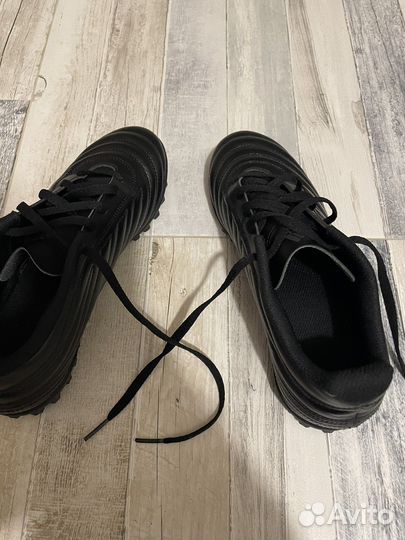 Футбольные бутсы