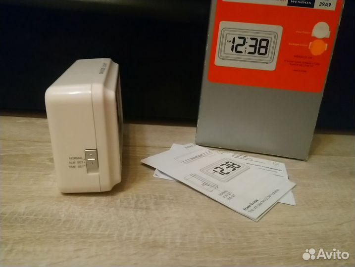 Часы электронные с будильником