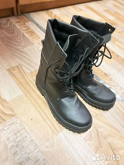 Продам новые берцы 42 размера