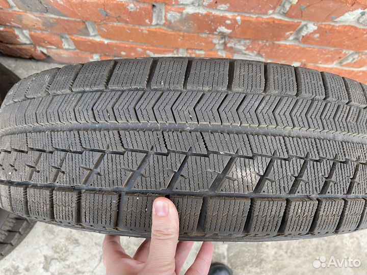 Bridgestone Blizzak VRX 175/70 R14