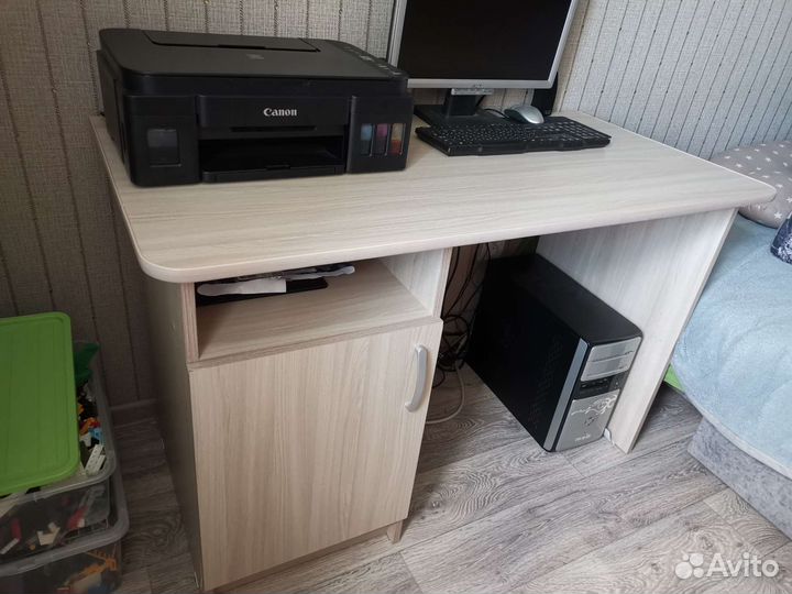 Компьютерный стол