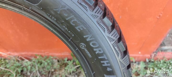 Michelin X-Ice North 4 215/55 R18 99T