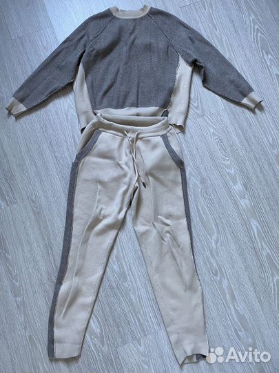 Спортивный костюм женский