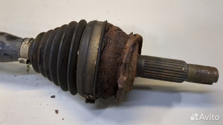 Полуось правая передняя Toyota Auris E15