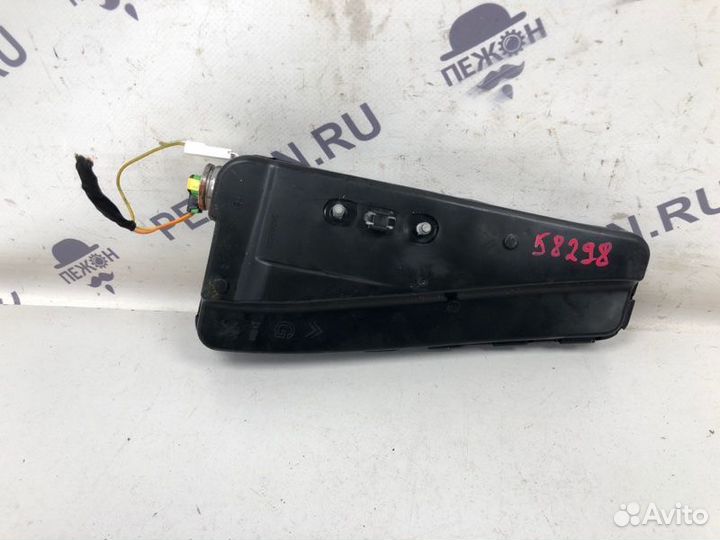 Подушка безопасности в сиденье передняя левая