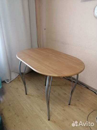 Кухонный стол