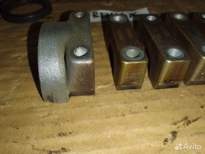 Бугель впускного распредвала 1.4 Ford Focus 2