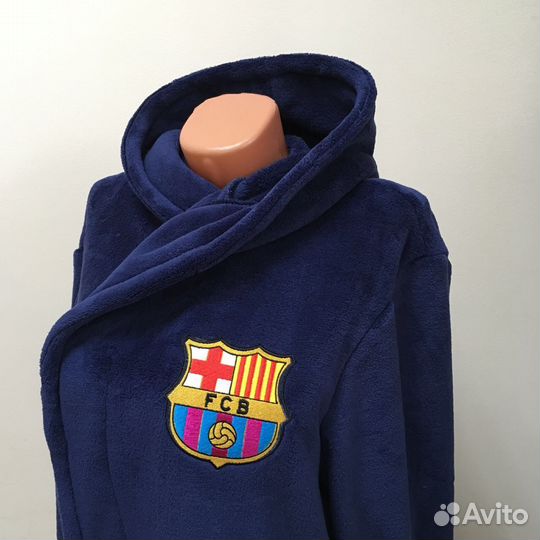 Плюшевый именной халат с цифрами и барселоной