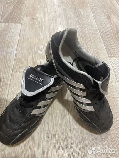 Футбольные бутсы