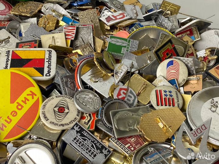 Значки 50 000 штук. Большой выбор