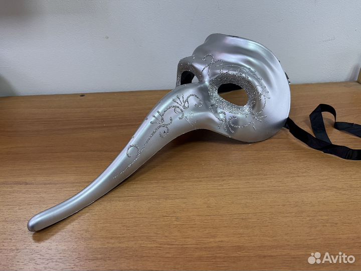 Маска доктор чума с узором золотая и серебряная