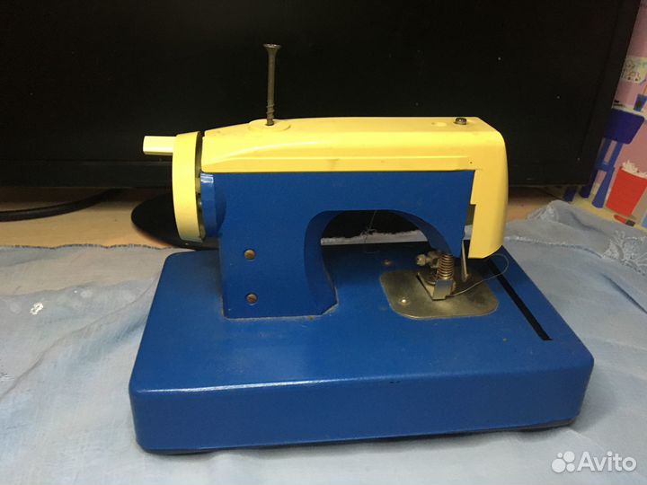 Машинка швейная 