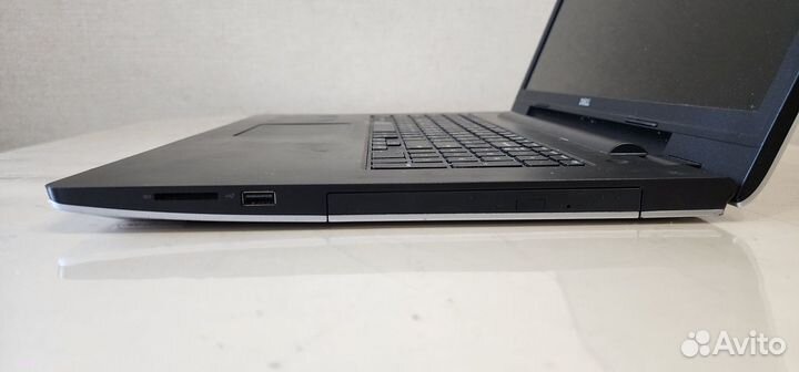 Ноутбук Dell Inspiron 17 5749