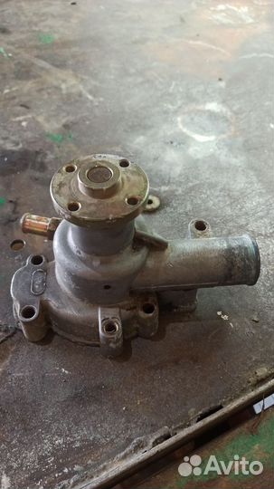 Помпа на УАЗ газ волга