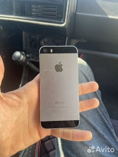 Телефон iPhone 5s