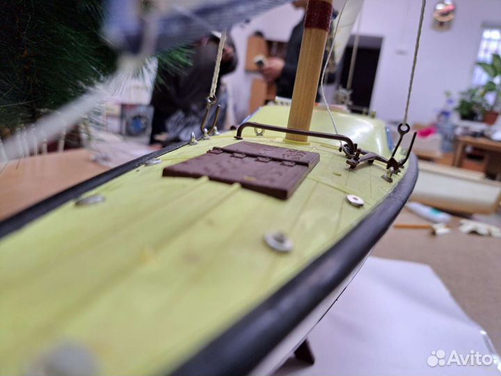 Модель парусной яхты