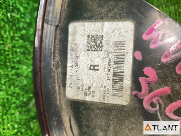 Фонарь задний правый volkswagen golf