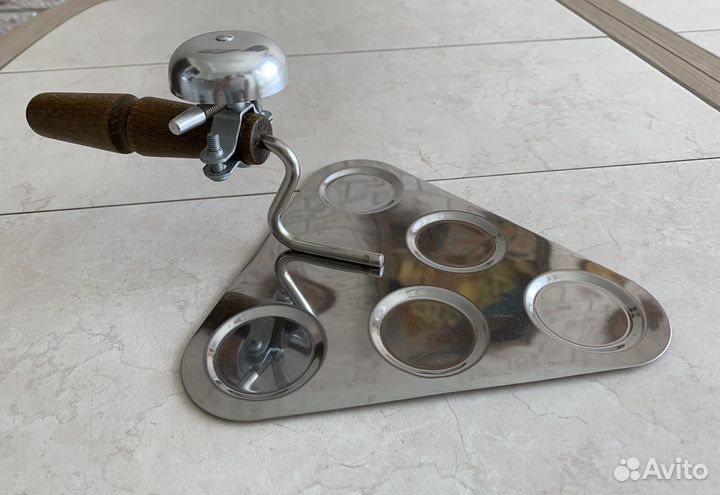 Подставка для рюмок Мастерок со звонком