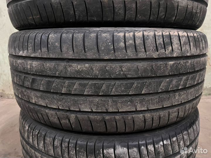 Kumho Ecsta HS51 235/45 R18 94V