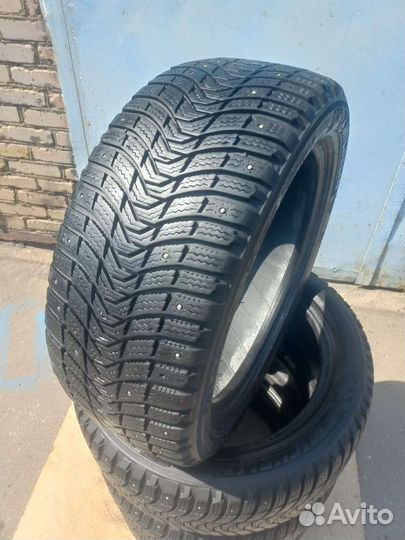 Michelin X-Ice North 3 215/50 R17