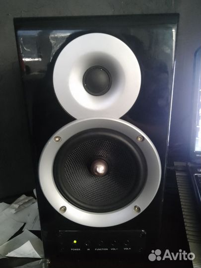 Колонки Sven Royal 1R 70Вт