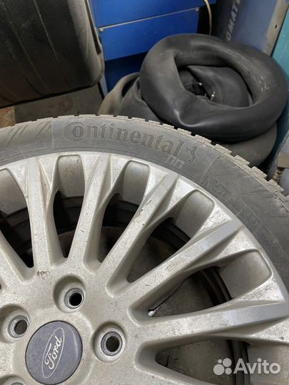Continental IceContact 2 215/50 R17