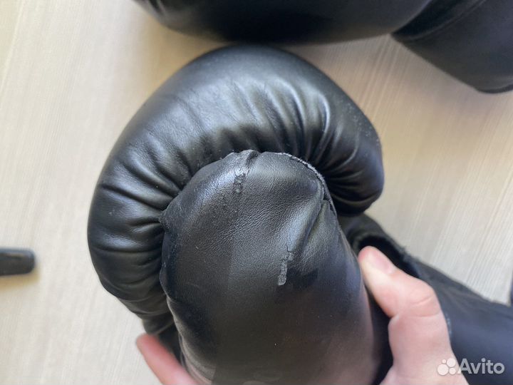 Боксерские перчатки 12 oz