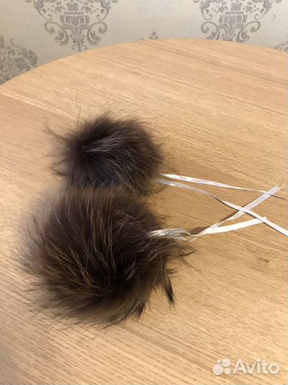 Помпоны из натурального меха 13 и 11см