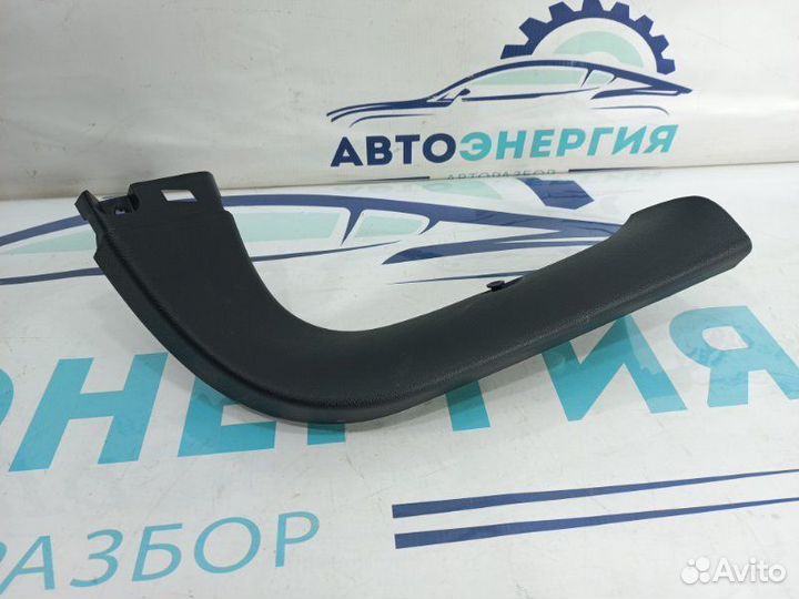 Обшивка крышки багажника задняя правая Geely