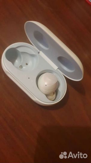 Без проводной наушник Samsung