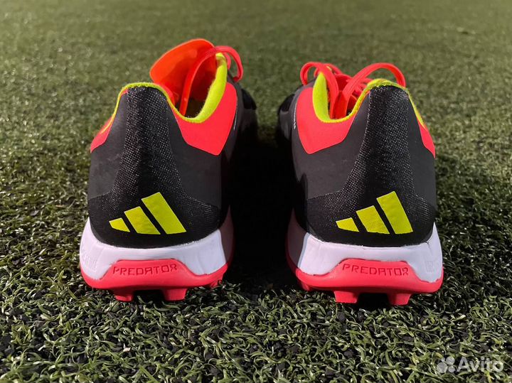 Сороконожки Adidas Predator 2024