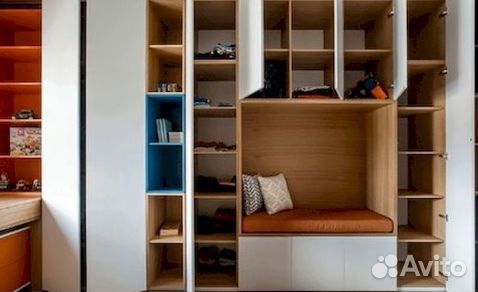 Зеркальный шкаф