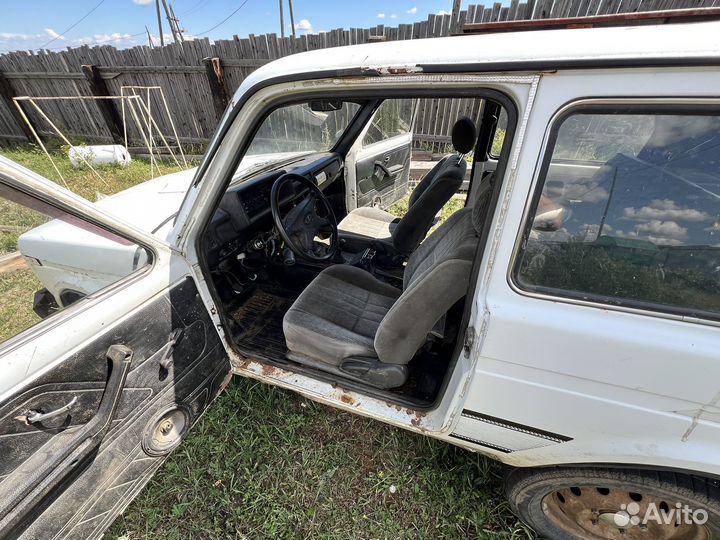 LADA 4x4 (Нива) 1.7 МТ, 2000, 100 000 км