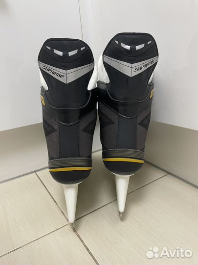 Коньки bauer (44 разм : 10 R) supreme 140
